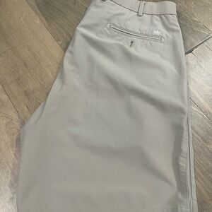 Peter Millar wicking khaki golf shorts polyester/spandex size 36